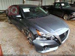 نيسان ألتيما